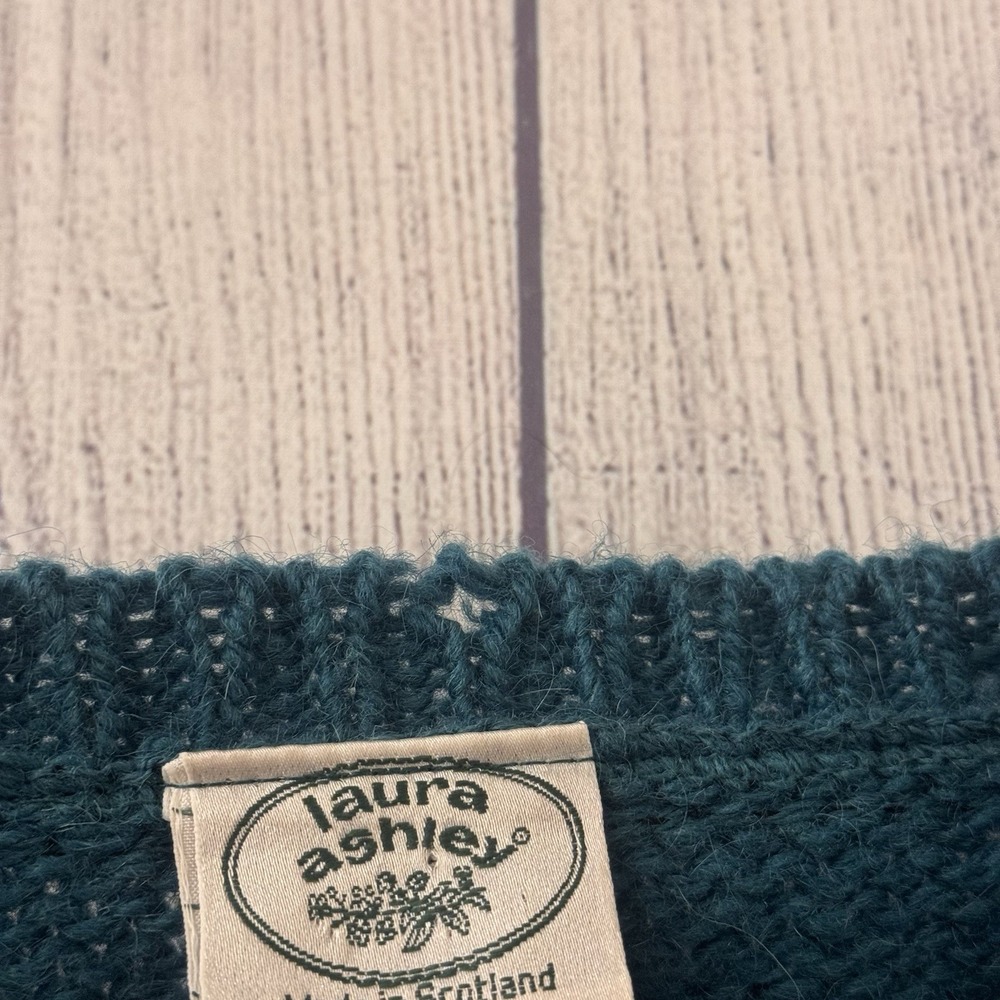 Laura Ashley Scotland Fair Isle Wool Cardigan Cottagecore Vintage Medium/Large - Picture 6 of 8